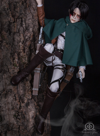 Illustration for article titled Attack On Titan Figure Costs $1200, Still Sells Out